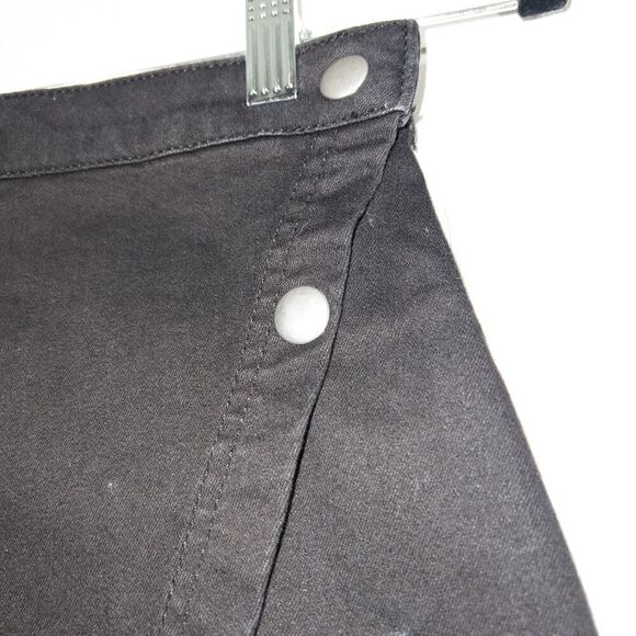 NWT Free People Black Notched Denim Crossover Snap Mini Skirt‎ Size 4 - Picture 3 of 7